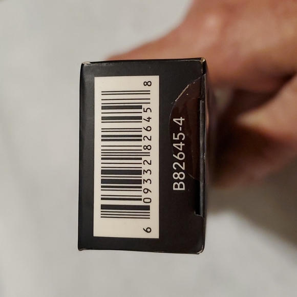 e.l.f. Moisturizing Silky Lipstick. Bordeaux Beauty - Deep Maroon. 0.11 oz./3.2g - Picture 8 of 8